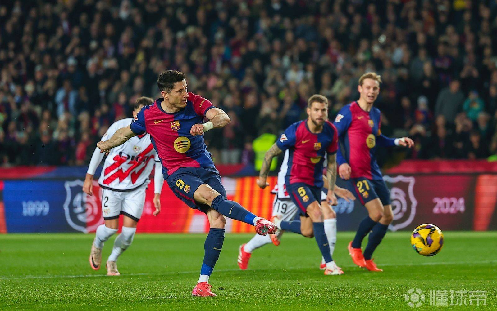 关于莱万多夫斯基焦点对战，C罗与80激战切尔西分钟，爆冷胜负难料！全场沸腾不已的信息