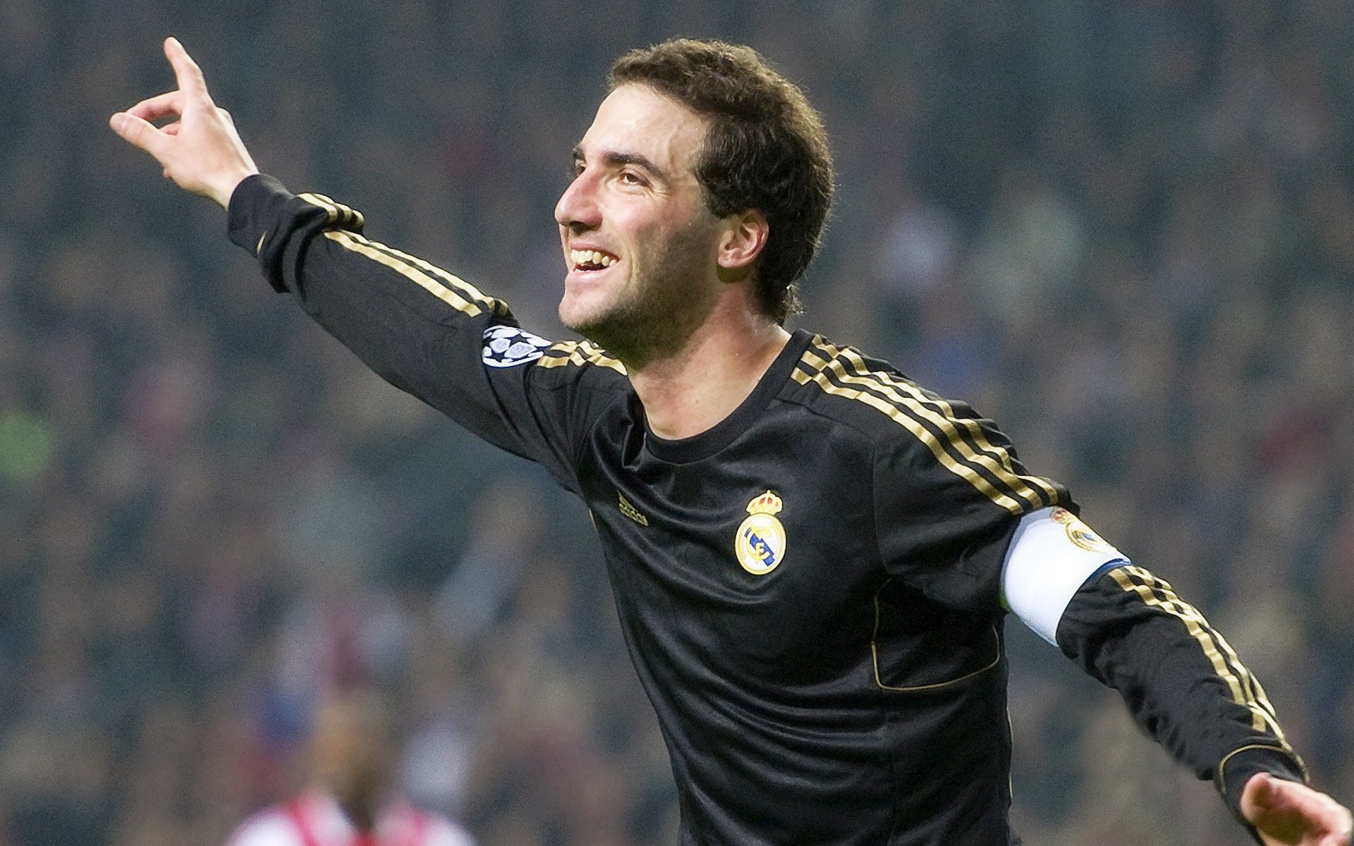 Rookie重要时刻险胜，勇士带队取胜！赢得满堂喝彩